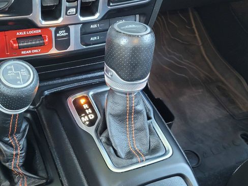 Used 2022 Jeep Gladiator Mojave w/ LED Lighting Group AWD/4WD image 25
