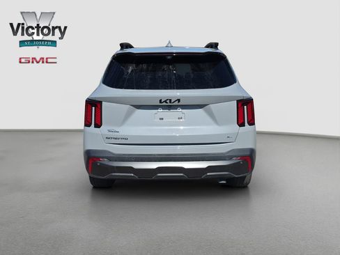 Used 2025 Kia Sorento SX Prestige image 16