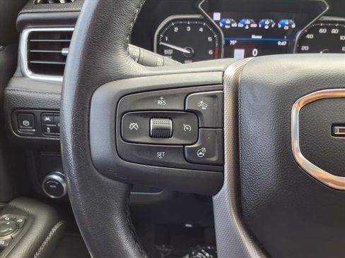 Used 2021 GMC Yukon Denali w/ Denali Premium Package image 14