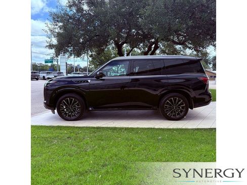 Certified 2026 INFINITI QX80 Autograph w/ Premium Cargo Package AWD/4WD image 9