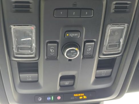 Used 2023 Cadillac Escalade Sport w/ LPO, ONYX Package image 33