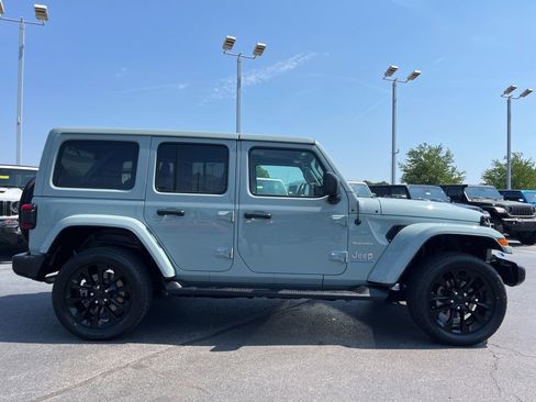 Used 2023 Jeep Wrangler Unlimited Sahara w/ Cold Weather Group AWD/4WD image 70