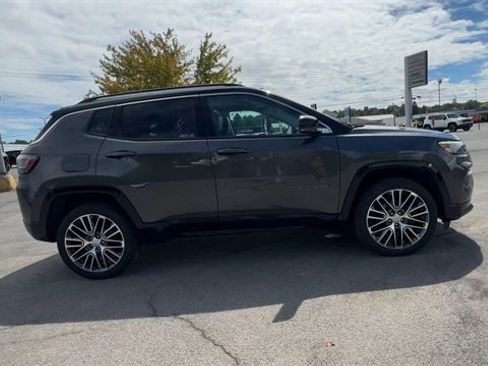 Used 2022 Jeep Compass Limited w/ Elite Group image 9