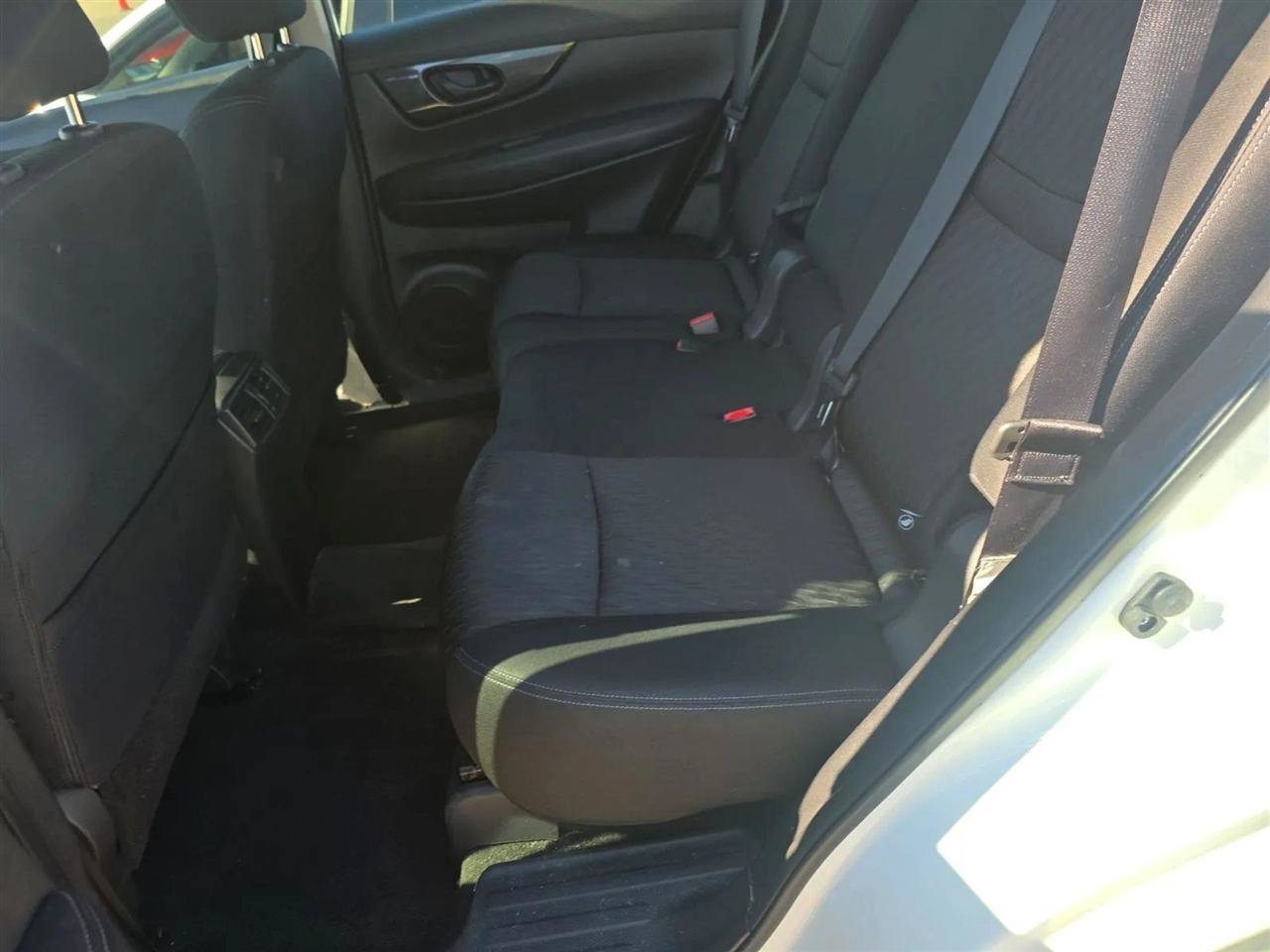 Used 2020 Nissan Rogue S AWD/4WD image 18