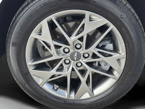 Used 2025 Genesis GV70 2.5T w/ Advanced Package AWD/4WD image 33
