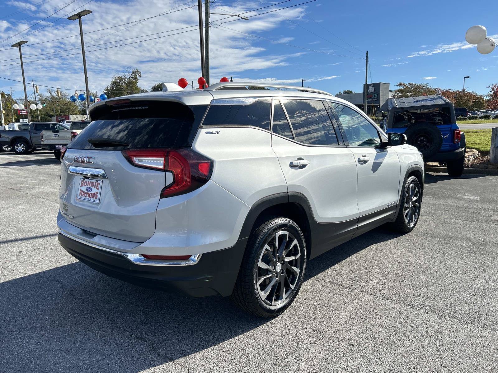 Used 2022 GMC Terrain SLT FWD image 4