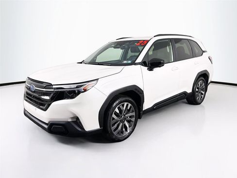 Certified 2025 Subaru Forester Touring AWD/4WD image 3