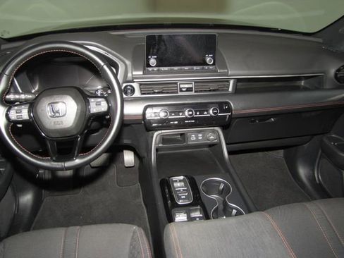 Certified 2025 Honda Pilot Sport image 13