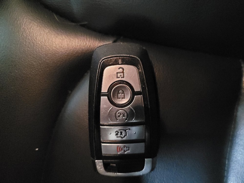 Used 2019 Ford Explorer XLT w/ Equipment Group 202A AWD/4WD image 32