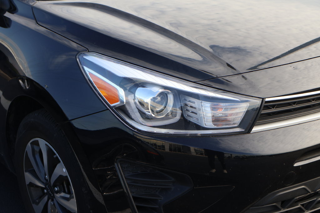 Used 2023 Kia Rio S w/ Technology Package FWD image 4