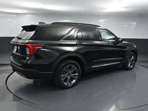 Used 2025 Ford Explorer Active w/ Active Comfort Package AWD/4WD image 4