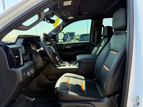 Used 2024 GMC Sierra 2500 AT4 w/ AT4 Premium Plus Package AWD/4WD image 5