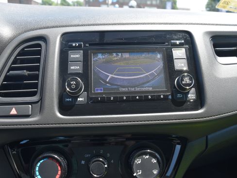 Certified 2021 Honda HR-V LX image 19