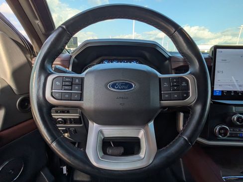 Used 2023 Ford Expedition Max Limited image 16