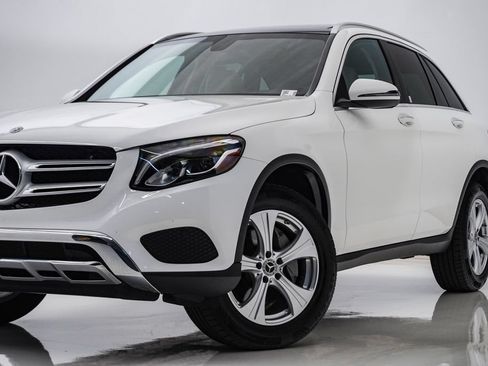 Used 2018 Mercedes-Benz GLC 300 4MATIC image 2