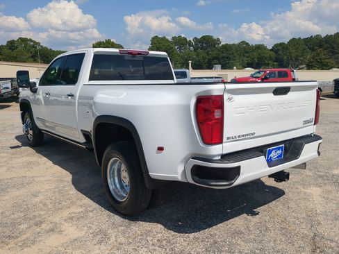 Used 2026 Chevrolet Silverado 3500 High Country w/ High Country Premium Package AWD/4WD image 5