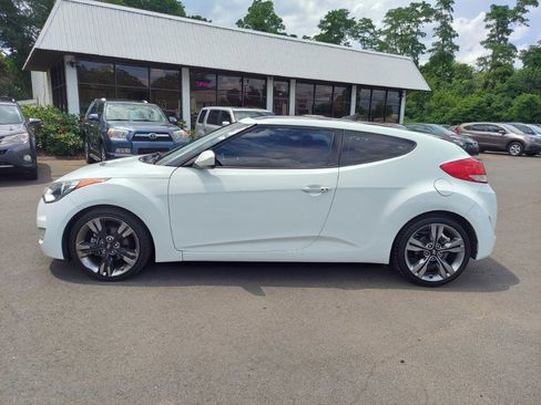Used 2015 Hyundai Veloster w/ Option Group 03 image 8