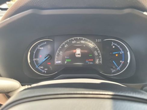 Used 2025 Toyota RAV4 XLE w/ Convenience Package AWD/4WD image 29