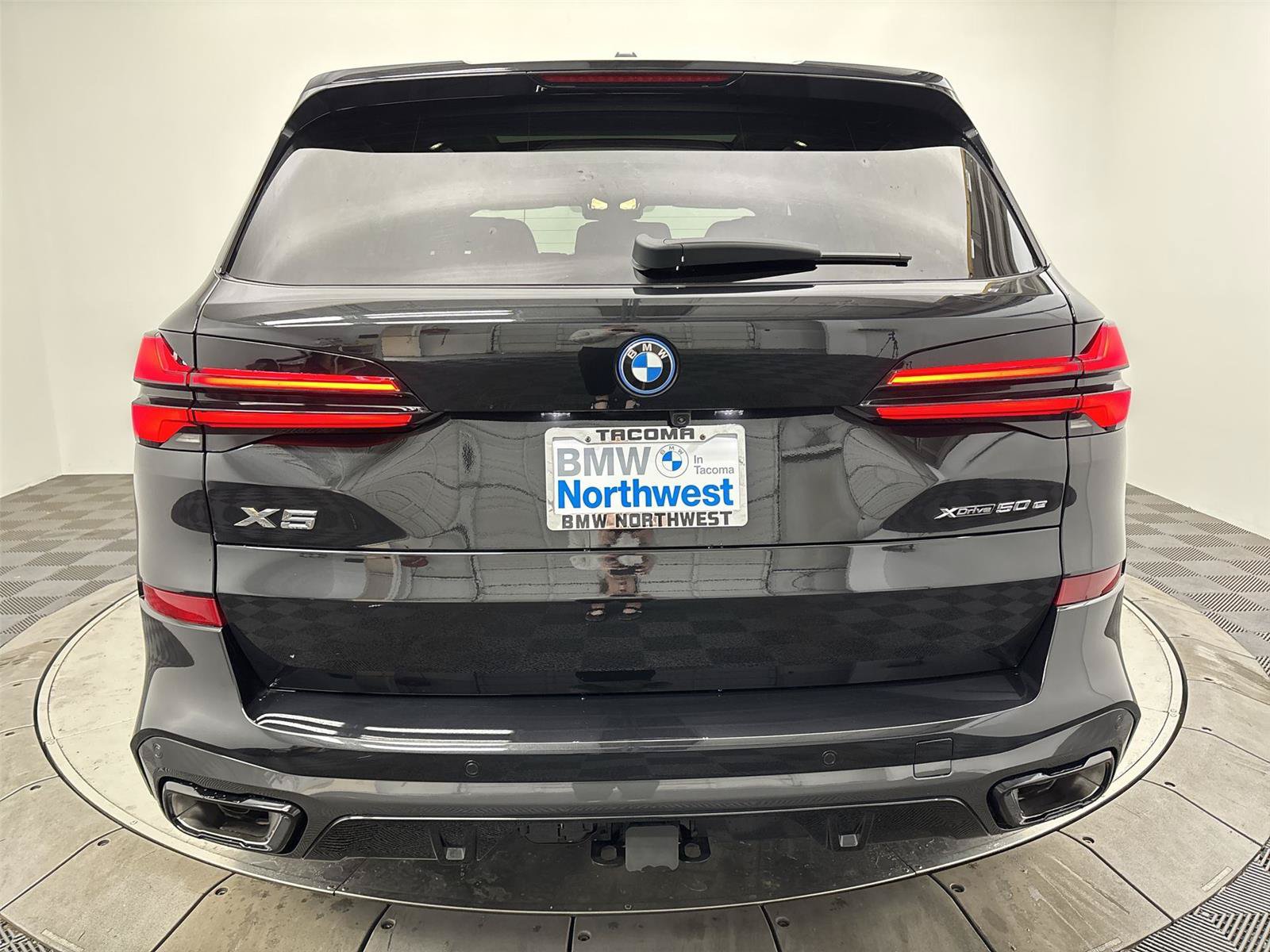 New 2026 BMW X5 xDrive50e w/ M Sport Package AWD/4WD image 15
