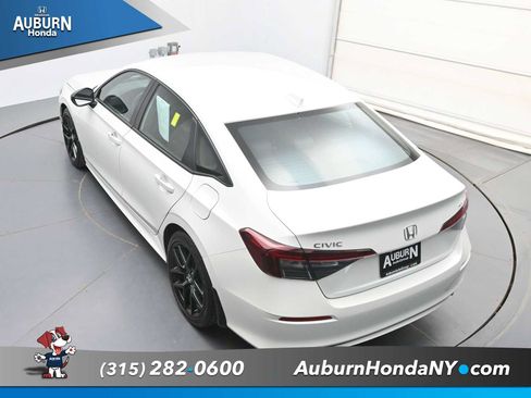 Used 2025 Honda Civic Sport image 31