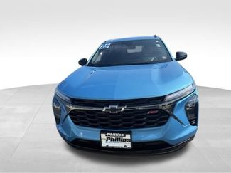 Used 2025 Chevrolet Trax RS w/ Driver Confidence Package FWD video 2