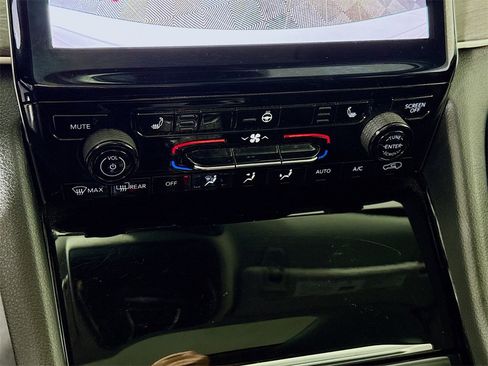 Used 2023 Jeep Grand Cherokee 4WD 4xe image 8