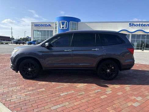 Used 2017 Honda Pilot Touring image 3