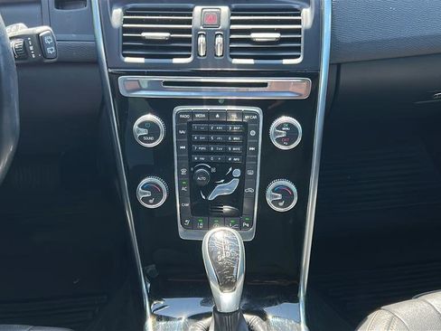 Used 2016 Volvo XC60 T6 Platinum image 19