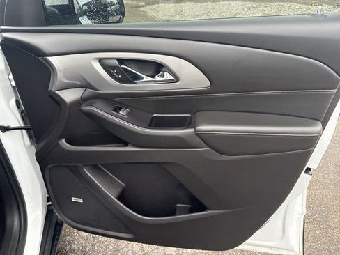 Used 2018 Chevrolet Traverse LT image 23