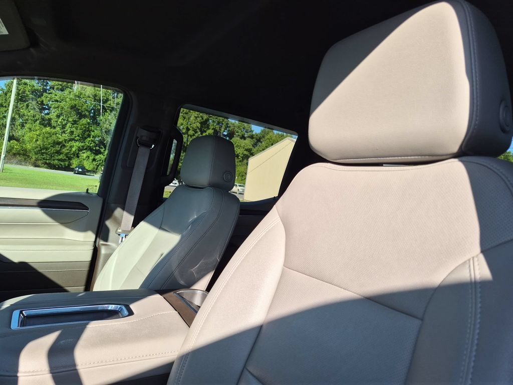 Used 2022 GMC Sierra 1500 SLT w/ SLT Premium Package AWD/4WD image 13