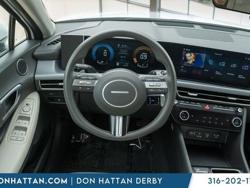 Used 2025 Hyundai Sonata SEL FWD image 5