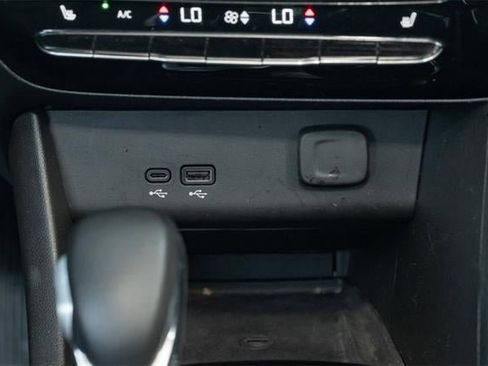 Used 2025 Buick Encore GX Avenir w/ Avenir Technology Package image 34