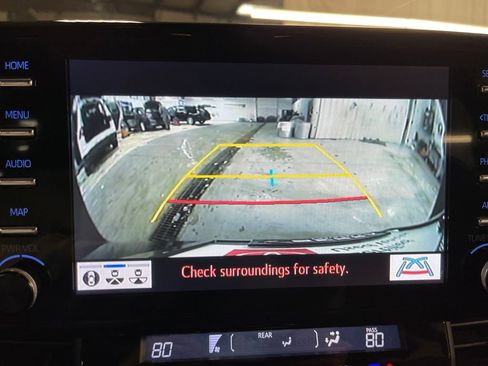 Certified 2024 Toyota Sienna Platinum image 19