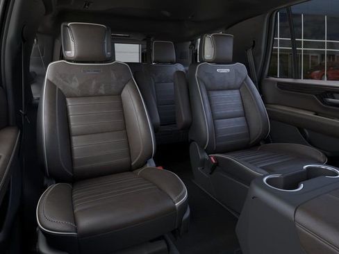 New 2026 GMC Yukon Denali Ultimate AWD/4WD image 17