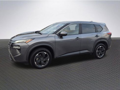 Used 2024 Nissan Rogue SV AWD/4WD image 2