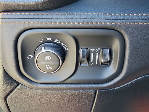 Used 2024 RAM 3500 Limited w/ Towing Technology Group image 22