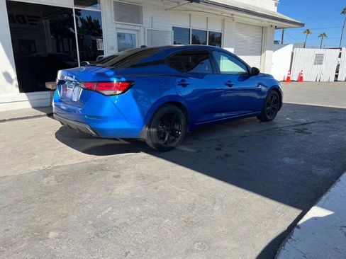 Used 2021 Nissan Sentra SV image 3