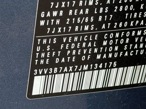Used 2018 Volkswagen Tiguan SE w/ Panoramic Sunroof Package FWD image 14