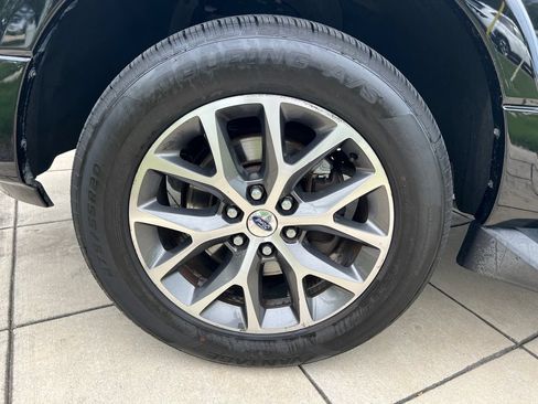 Used 2017 Ford Expedition XLT w/ Equipment Group 202A RWD image 25