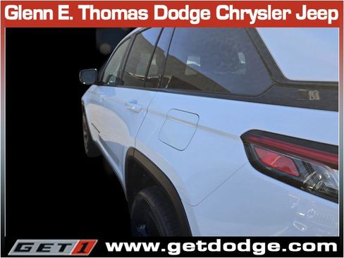 Certified 2023 Jeep Grand Cherokee Limited w/ Luxury Tech Group II AWD/4WD image 10