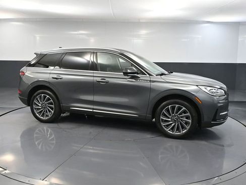 Used 2023 Lincoln Corsair Reserve w/ Equipment Group 201A image 4