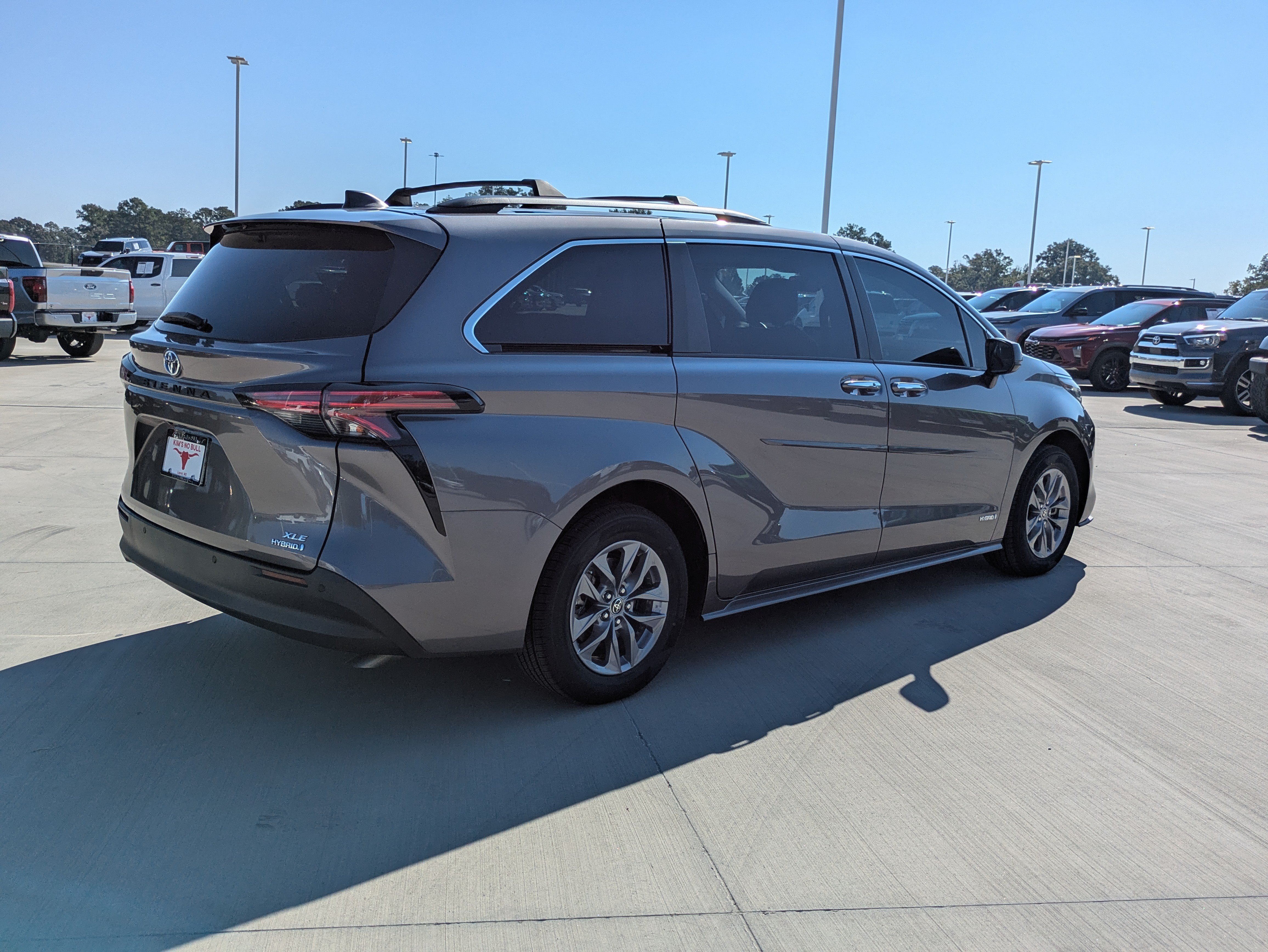 Certified 2021 Toyota Sienna XLE FWD image 5