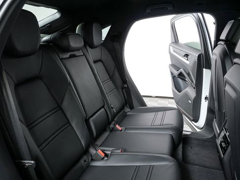 New 2026 Porsche Cayenne AWD image 24