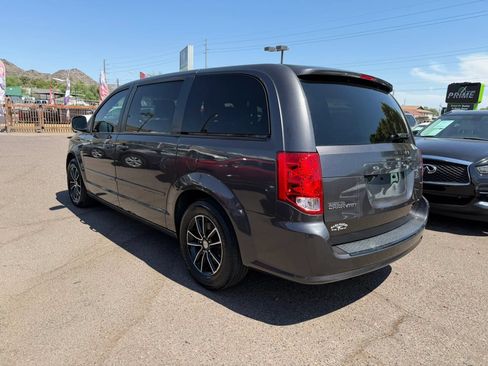 Used 2017 Dodge Grand Caravan SE FWD image 6