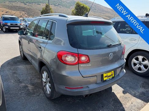 Used 2011 Volkswagen Tiguan S AWD/4WD image 4