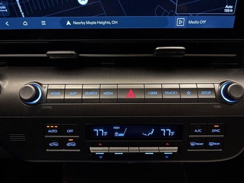 Used 2024 Hyundai Kona SEL w/ Convenience Package image 19