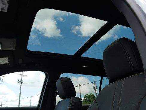 New 2026 Chevrolet Traverse High Country w/ LPO, Floor Liner Package AWD/4WD image 36