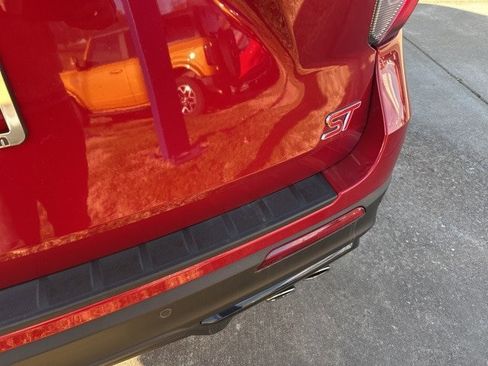 Used 2024 Ford Explorer ST w/ Equipment Group 401A image 7