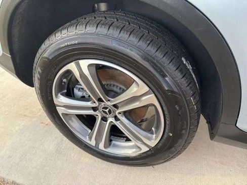 Used 2018 Mercedes-Benz GLC 300 4MATIC image 26