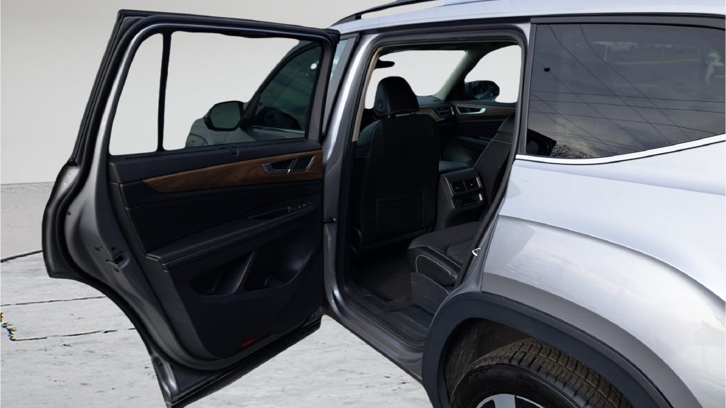 Used 2024 Volkswagen Atlas SE AWD/4WD image 24